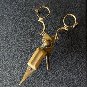 ANTIQUE CARMELITE NUN CANDLE WICK SNIPS MASS CHALICE ALTAR MONK SACRISTY